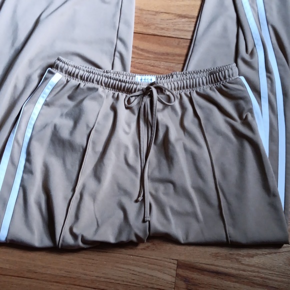 NWOT American Eagle Tan Flare Leg Pants with White Stripes ■ Oversized Size M - Picture 2 of 9